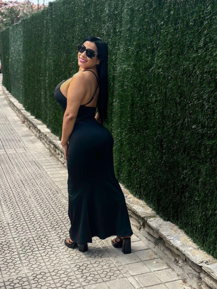 GUAPÍSIMA JOVENCITA LATINA INDEPENDIENTE