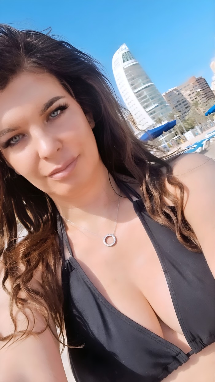 Italiana en BENIDORM!  Privada, Que Esperas …