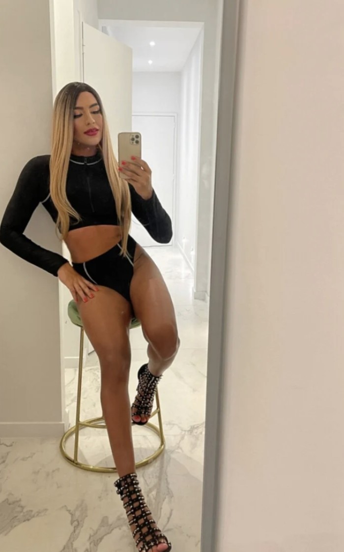 NATI Colombiana recién llegada disponible ahora