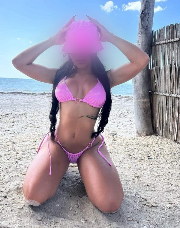 BELLA MUJER MASAJISTA PROFESIONAL MUY COMPLETA A TODO SÍ