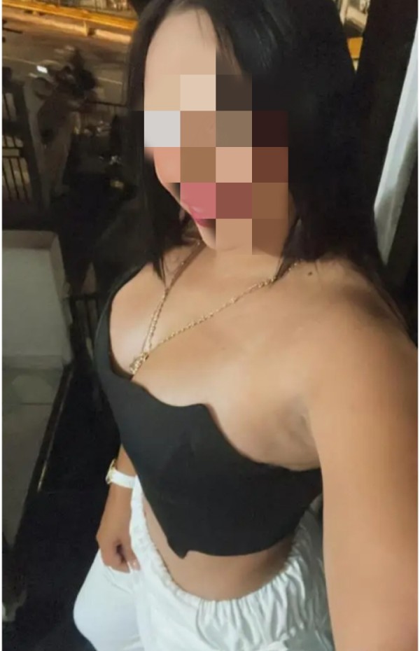 Chica encantadora y discreta