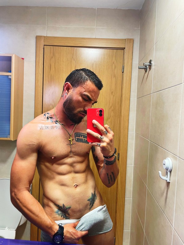 SOLO DOMICILIOS MADRID !!! NOVEDAD VENEZOLANO HETERO EXÓTICO Y CAÑERO XL