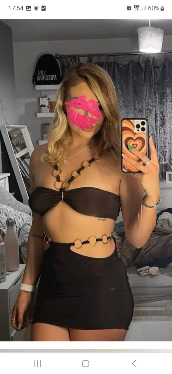 Hola mujer cariñosa rubia alta culona agradable