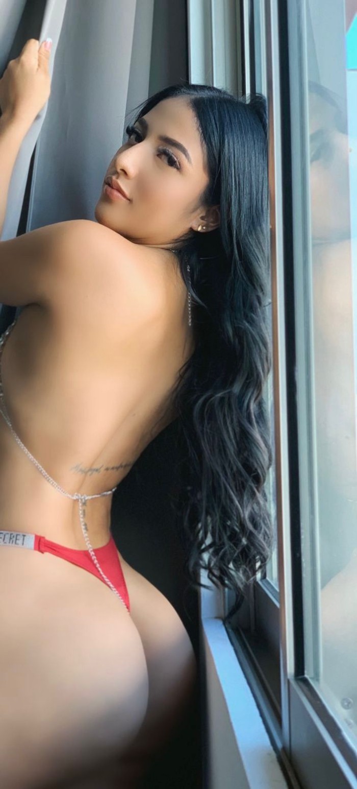 MIA Escort de Lujo Joven Colombiana en Ibiza