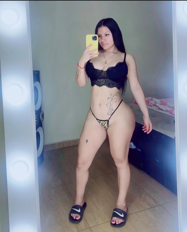 Charlotte hermosa latina culo grande fiesta 24hrs