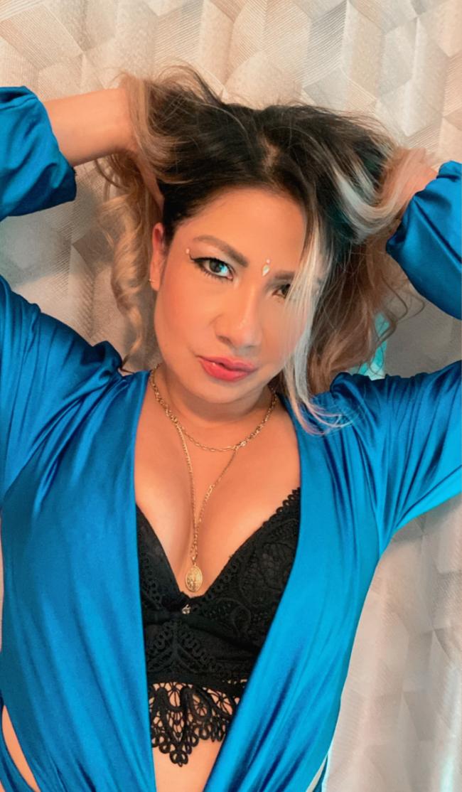 BELLA MADURITA, LISTA PARA DIVERSION