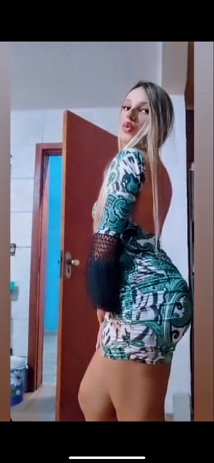 Rubia caliente