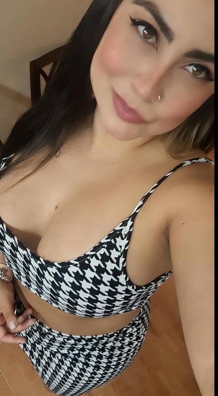 Melisa una morena despampanante con mucho vicio