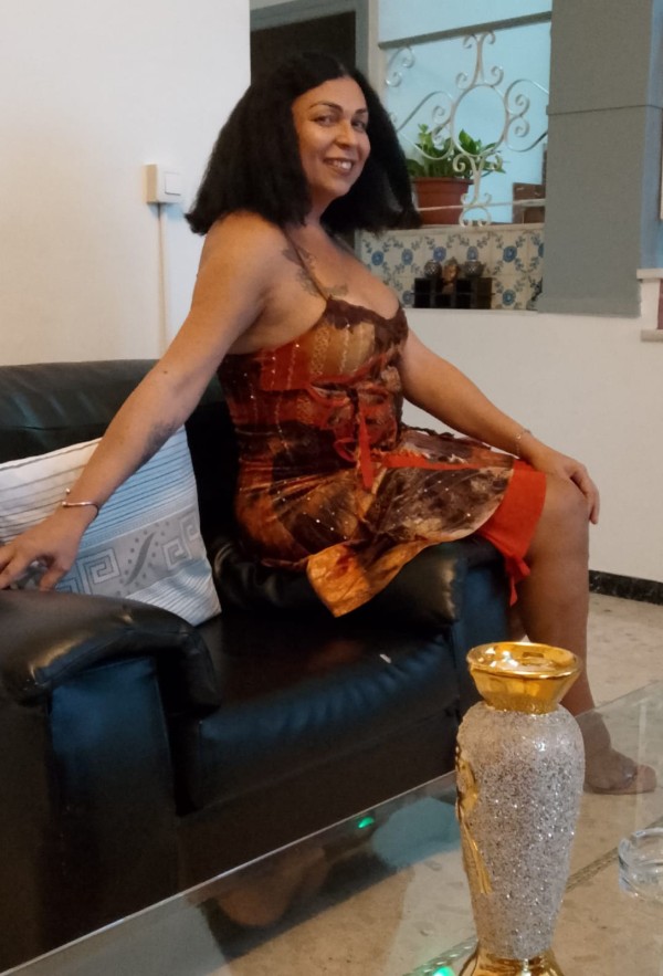 TRAVESTI VERSÁTIL JUGUETONA FIESTEIRA AMANDA TAYLO