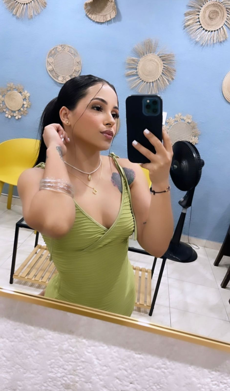 HOLA AMOR ESTOY DISPONIBLE VEN POR MI