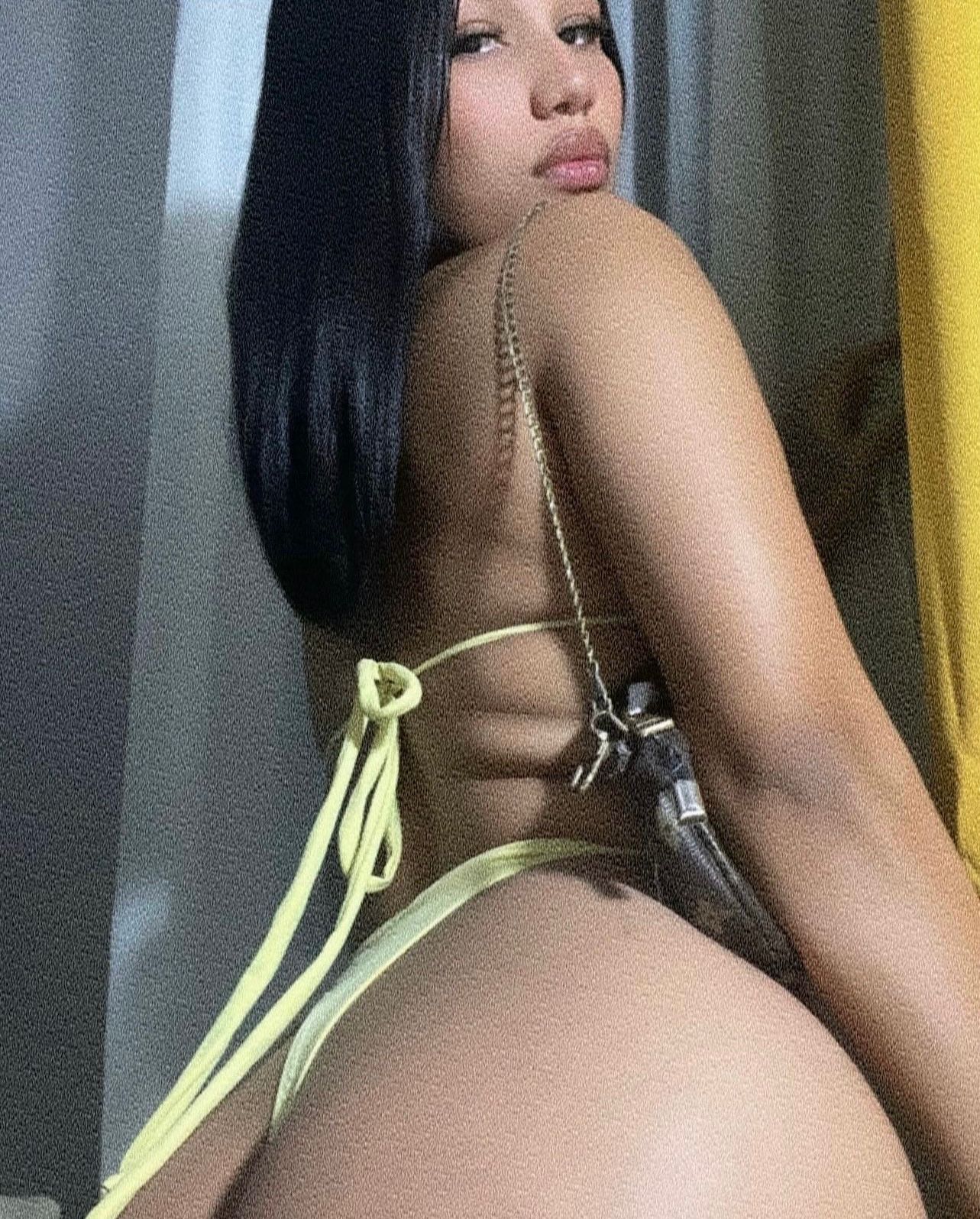 HOLA SOY UNA CHICA GUAPA BUSCAME