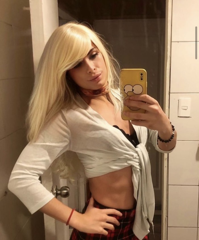 ALEJANDRA LINDA RUBIA TRANS FEMENINA SEXY HERMOSA