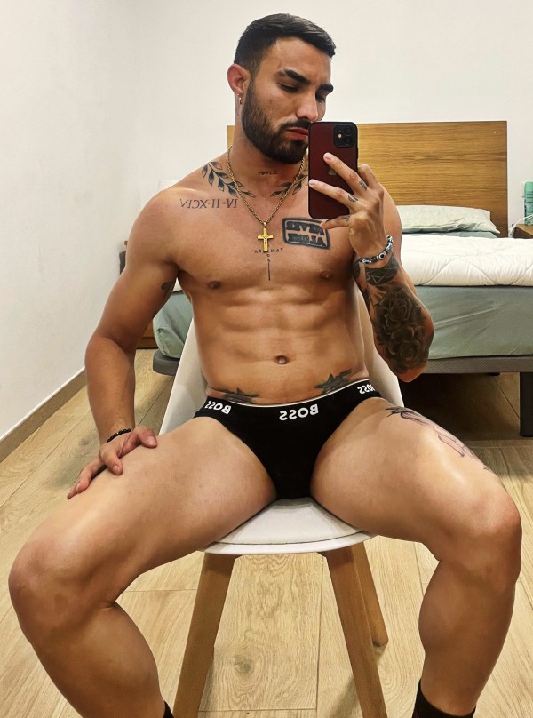 SOLO DOMICILIOS MADRID !!! NOVEDAD VENEZOLANO HETERO EXÓTICO Y CAÑERO XL