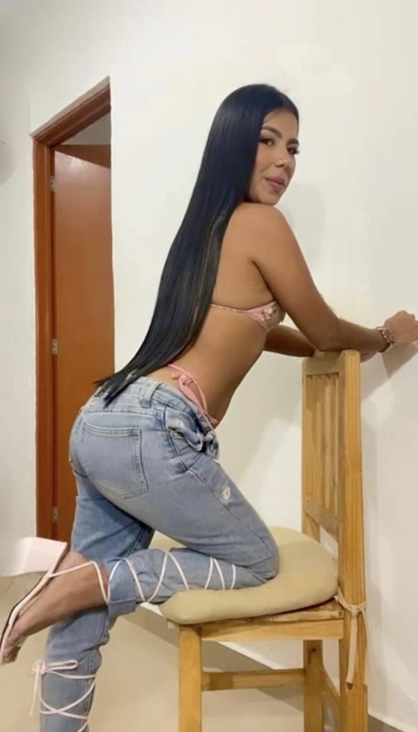 Soy Mía joven Colombiana preciosa y divertida