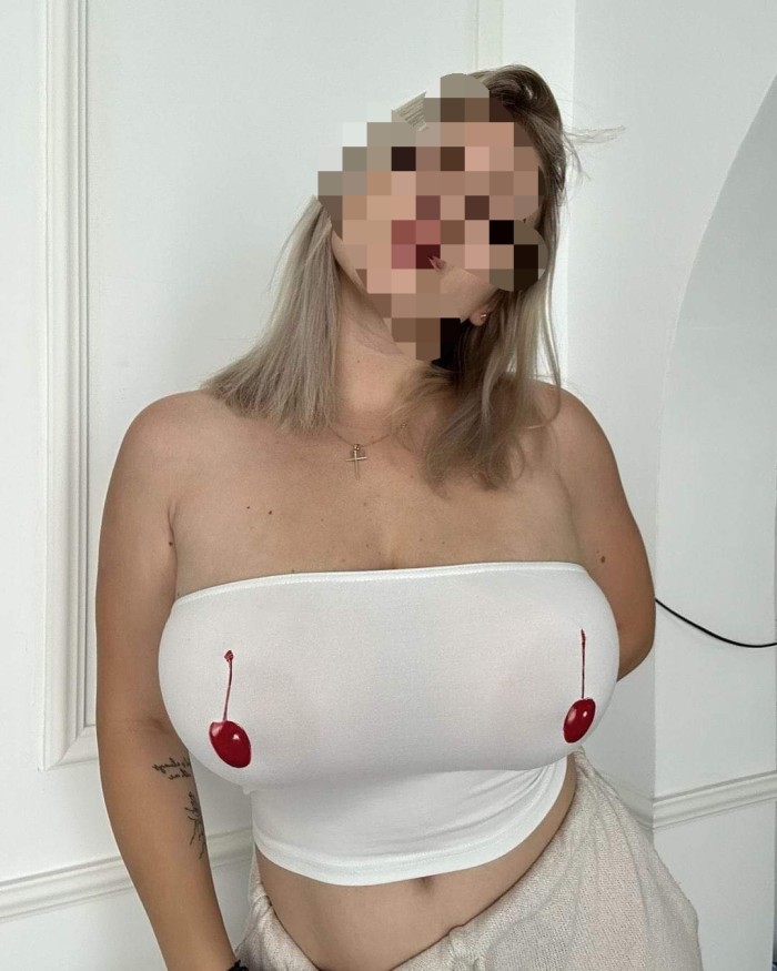 Rubia exclusiva preciosa tetas XXL videollamada