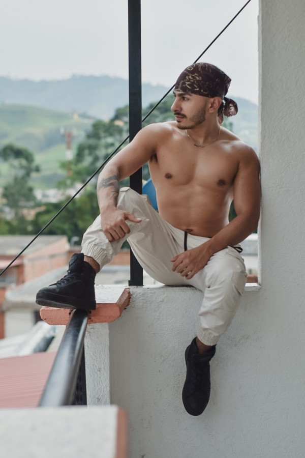 BOYDOTADO,  colombiano joven masculino 21 cm