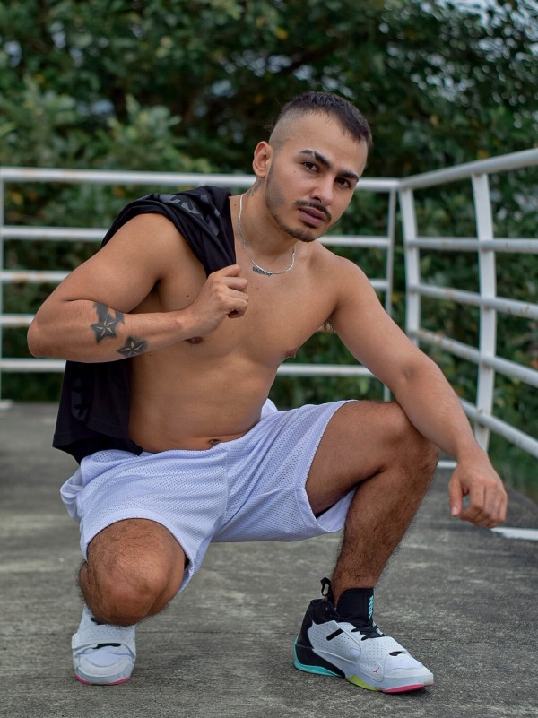 BOYDOTADO,  colombiano joven masculino 21 cm