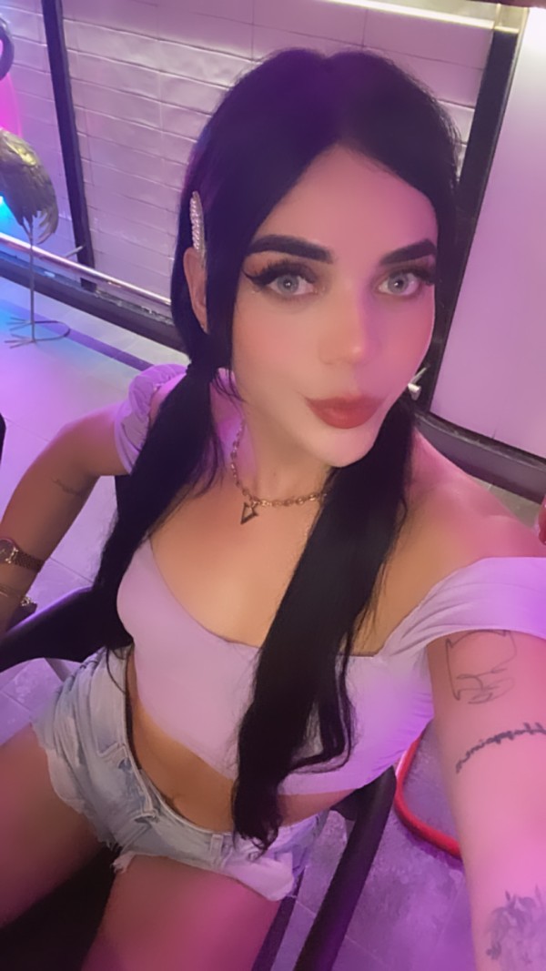 Camila muñeca sexual fiestera hermosa y cariñosa