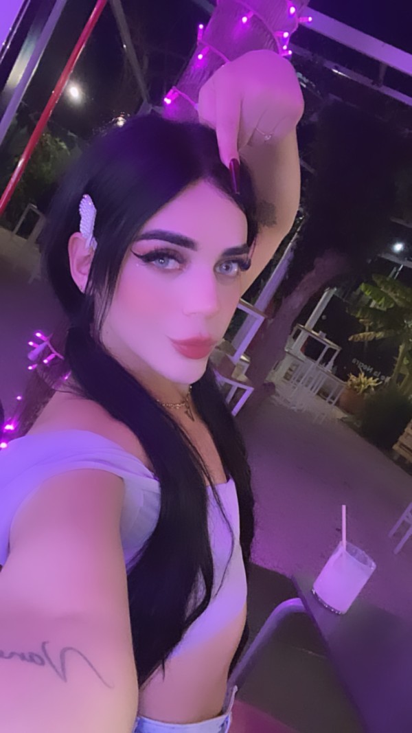 Camila muñeca sexual fiestera hermosa y cariñosa