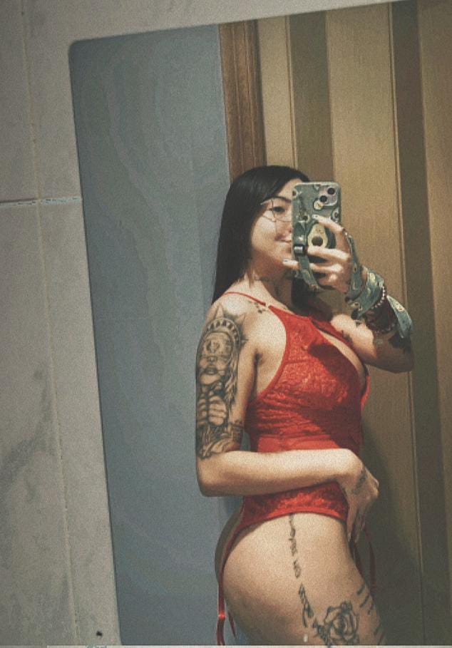 FLACA ADICTA A LA FIESTA Y SEXO