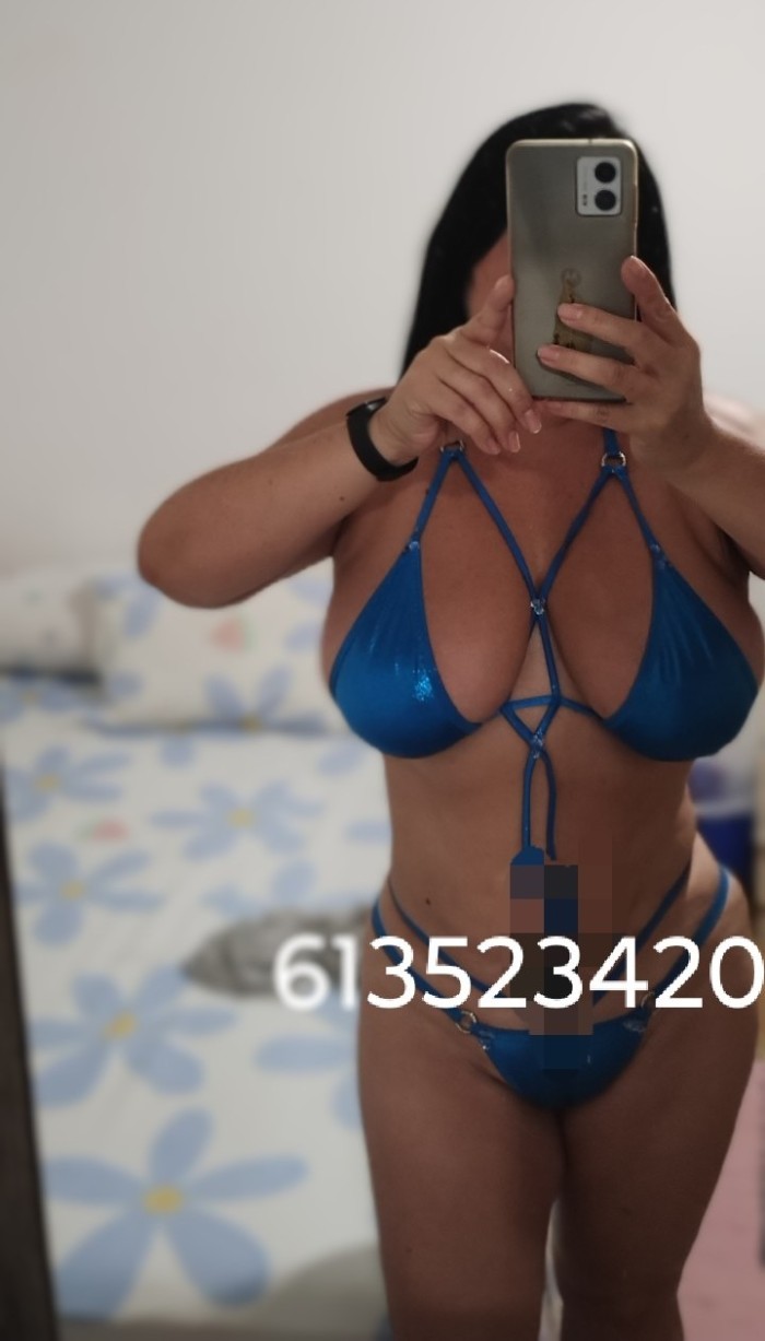 LATINA MORBOSA CALIENTE  Y COMPLACIENTE