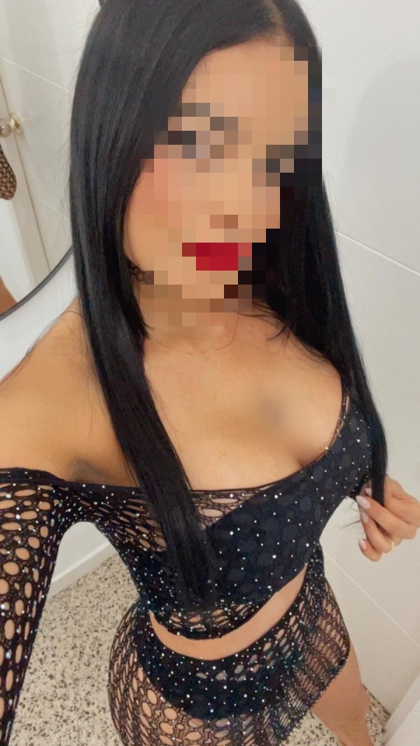 Latina con cuerpazo tonificado