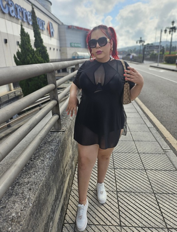 FIESTERA REINA DEL BESO NEGRO SOLO HOMBRES LIMPIOS EDUCADOS