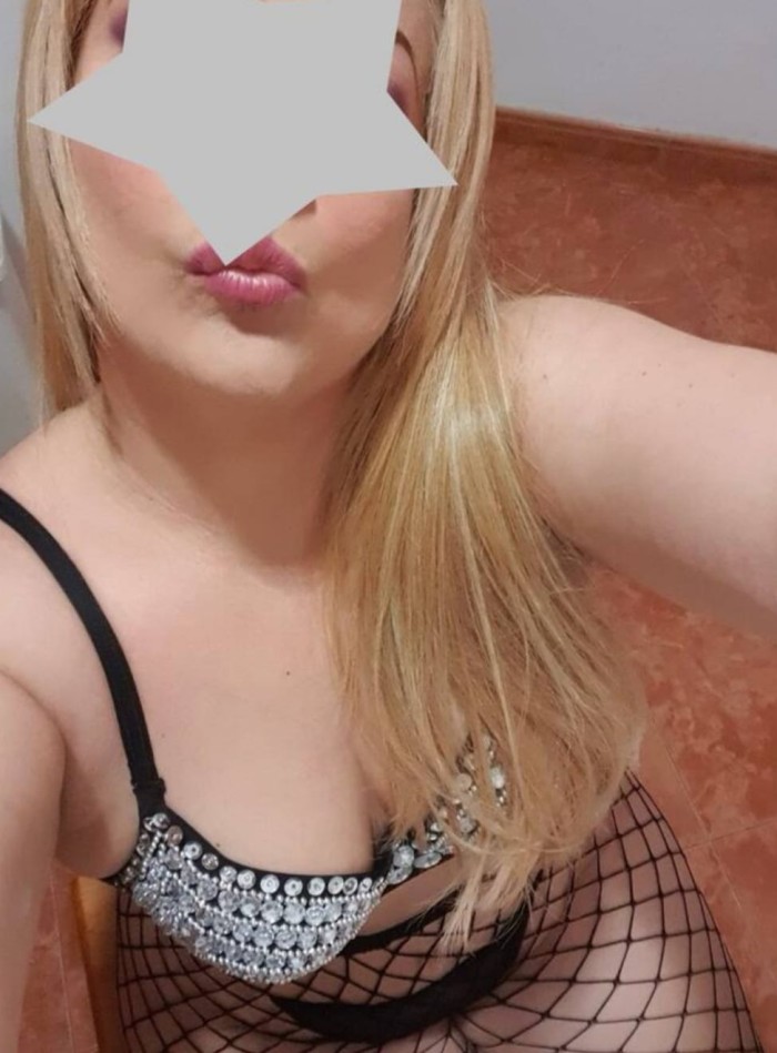 Rubia cachonda adicta al sexo