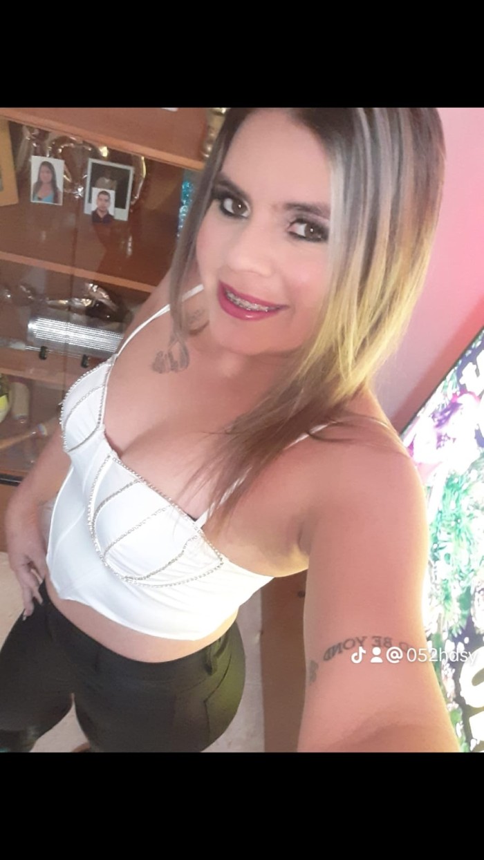 ERIKA RUBIA COMPLETA NUEVA EN LA ZONA