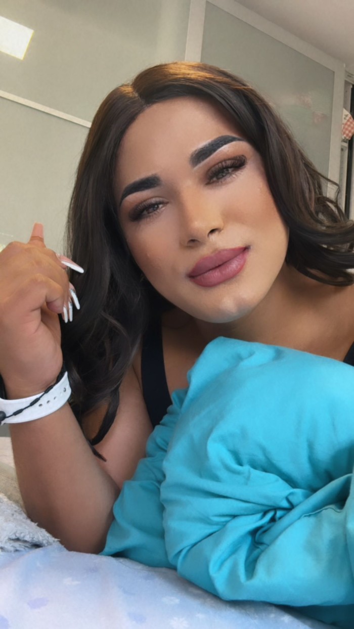 SEXY TRANS, FEMENINA CAÑERA Y MUY FIESTERA