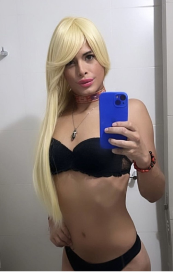 ALEJANDRA LINDA RUBIA TRANS FEMENINA SEXY HERMOSA