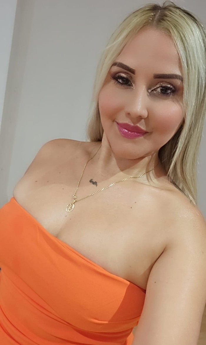 DISPONIBLE CACHONDA FIESTERA DE COÑITO APRETADITO