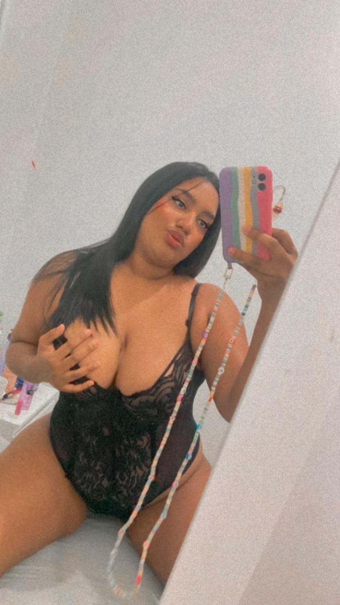 DISPONIBLE MORENA SOLO,PARA TI