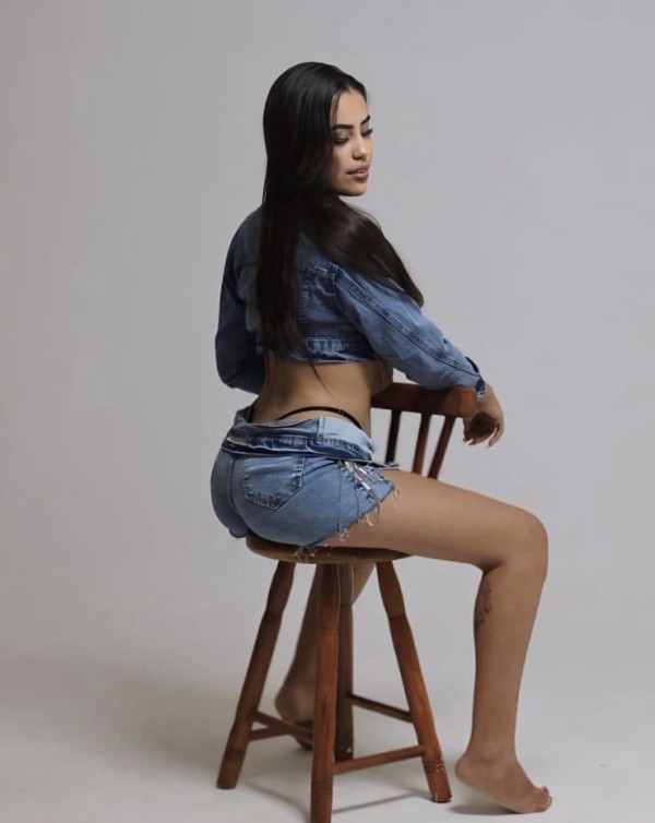 Brasileña jovencita caliente