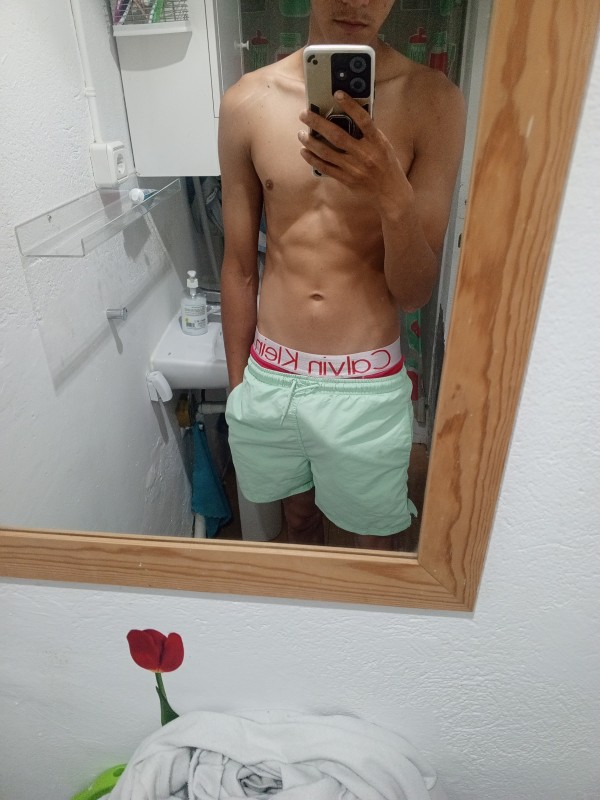 Chico caliente 23..SOLO MSJ WHATSAPP, LLAMADAs NO