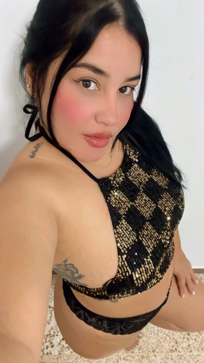 Diosa Latina VIP con Curvas de infarto La laguna