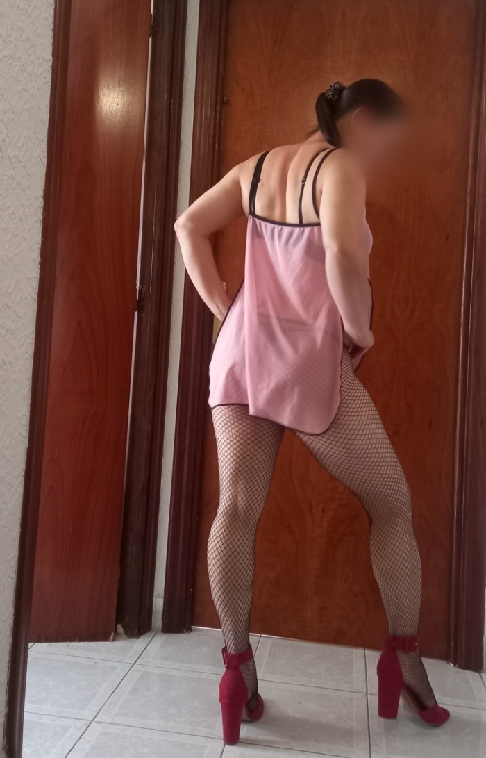 MUJER SEXY Y ELEGANTE