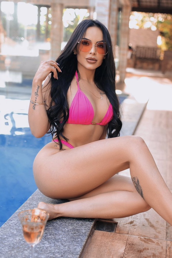 Lari Brasil   Fiesta y Sexo 24 horas