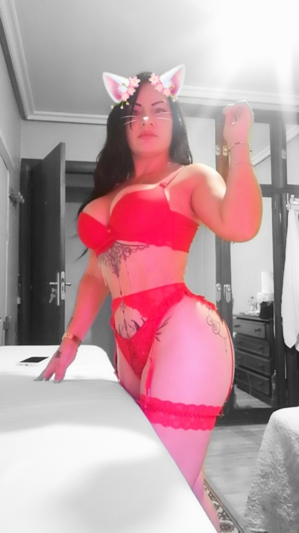 LINDA LATINA ESCORT Y MASAJISTA