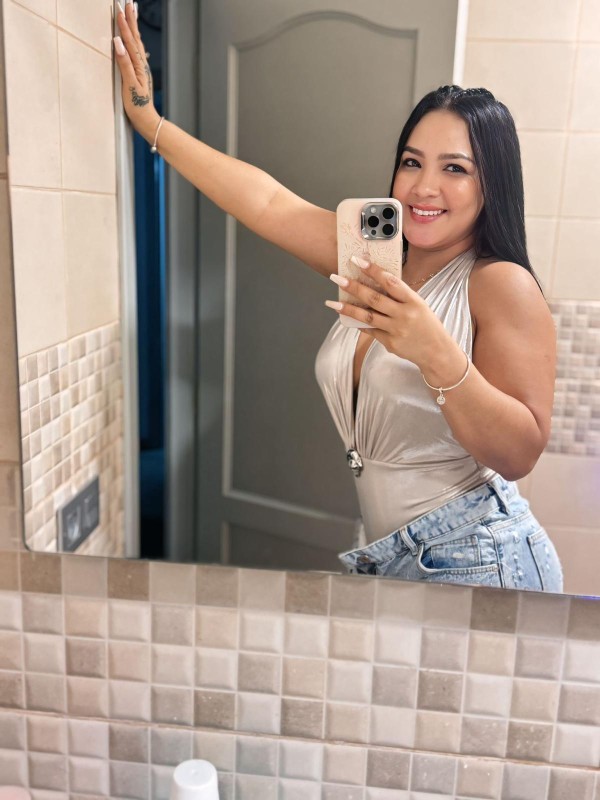 CHICA VENEZOLANA SENSUAL Y ATRACTIVA