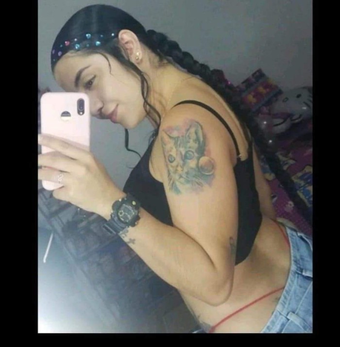 Jovencita colombiana y muy atrevida