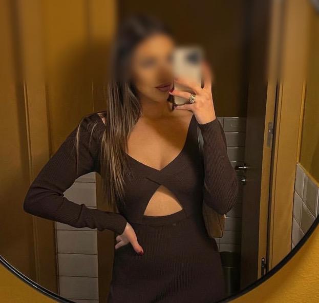 SABADELL ALEXIA 22 AÑOS MASAJISTA TITULADA Y MASSS