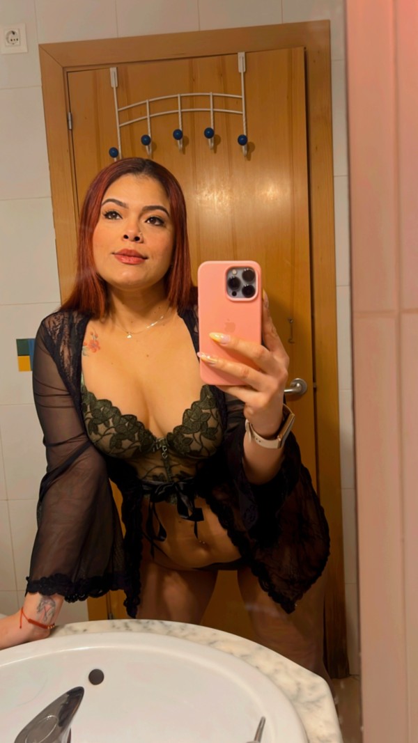 Colombiana Fiestera entregada complaciente