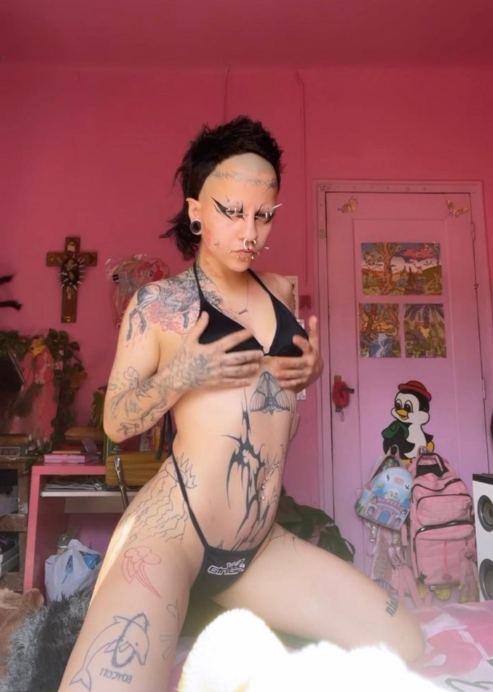 YOLANDA PUNK CAÑERA