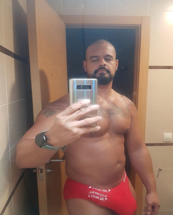 MACHO LATINO POTENTE SOLO ACTIVO 24CM RABO REAL.