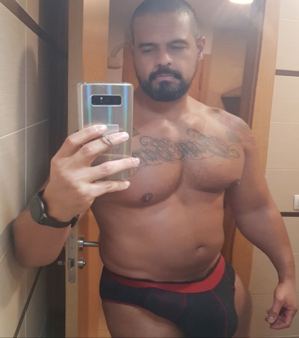 MACHO LATINO POTENTE SOLO ACTIVO 24CM RABO REAL.