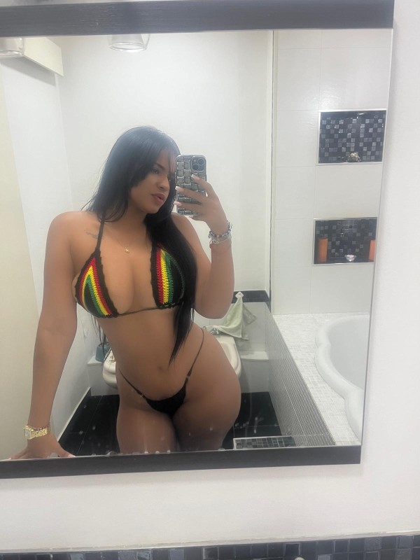 HOLA  SOY ANAIS UNA JOVENCITA LATINA,TRATO DE NOVIOS,(PISO PRIVADO)24h