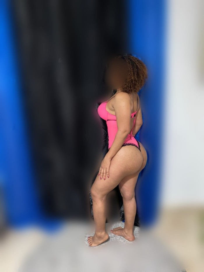 MORENAZA EXOTICA CON DESEOS DE SEXO NOVEDAD