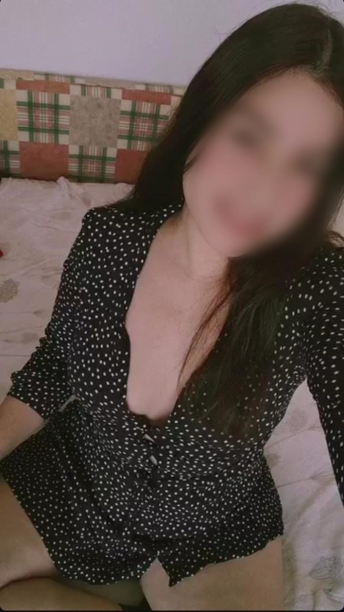 Sofía, Hondureña de 21 años en Baza