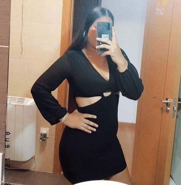 Sofía, Hondureña de 21 años en Baza